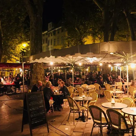 Design Standing In Aix *